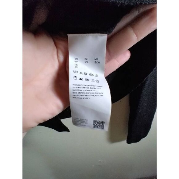 Hugo Boss Black Clasp Cardigan Size XS Merino Superfine - Picture 4 of 8